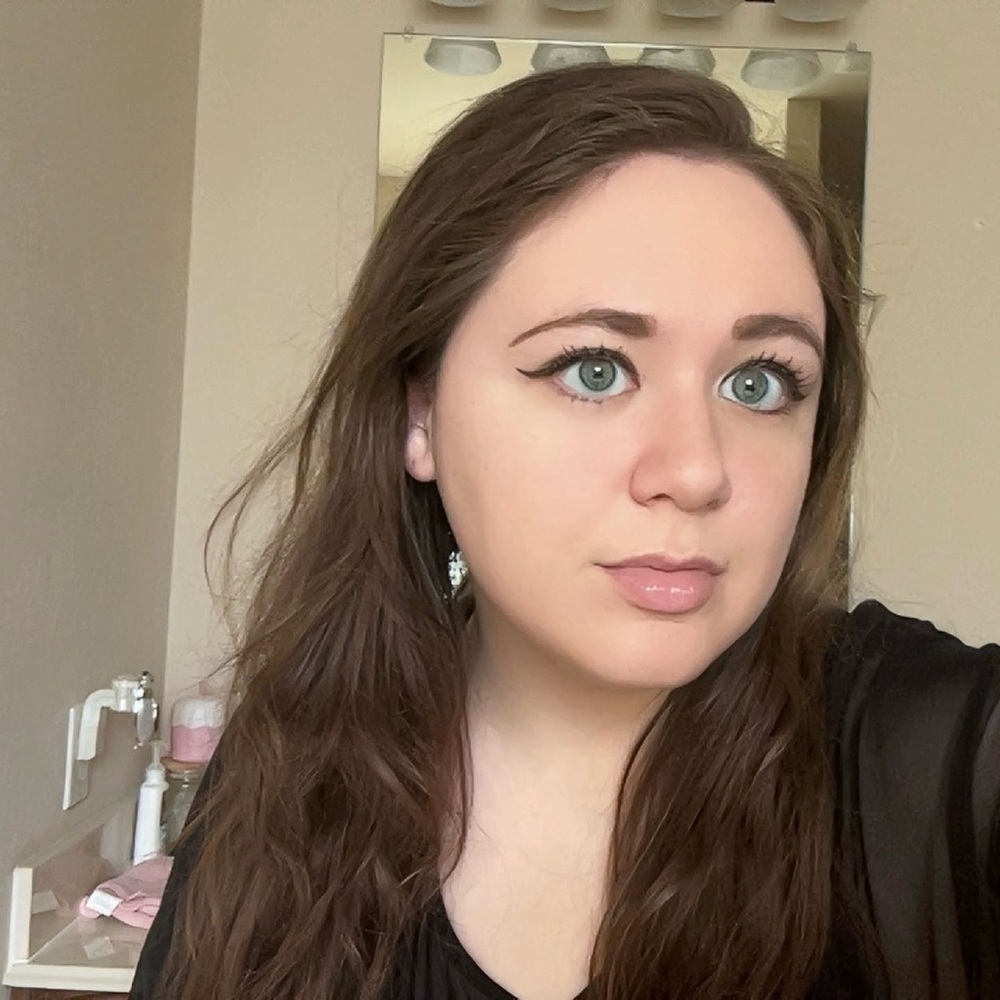 Meet your Posher, Claire